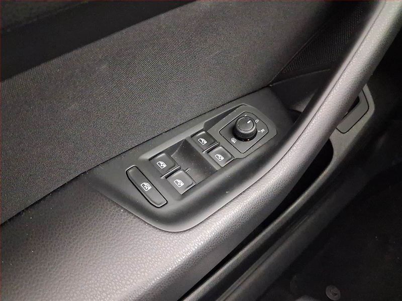 Volkswagen Passat (2021) 2.0 TDI, 4X4, Automat - fotka 16 z 18