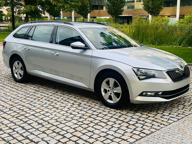 Škoda Superb 1.4TSI 4x4 MANUÁL VÝHŘEV TAŽNÉ - fotka 8 z 45