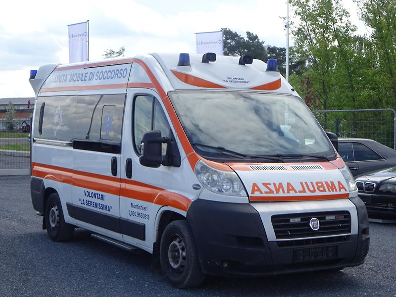 Fiat Ducato 3.0JTD VYBAVENÝ SANITNÍ VŮZ - fotka 3 z 28