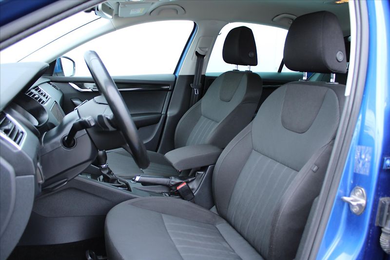 Škoda Octavia 2.0TDI 110kW DSG STYLE ČR - fotka 9 z 26