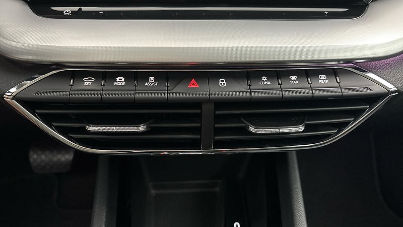Škoda Octavia 2.0 TDI DSG Style Combi - fotka 13 z 25