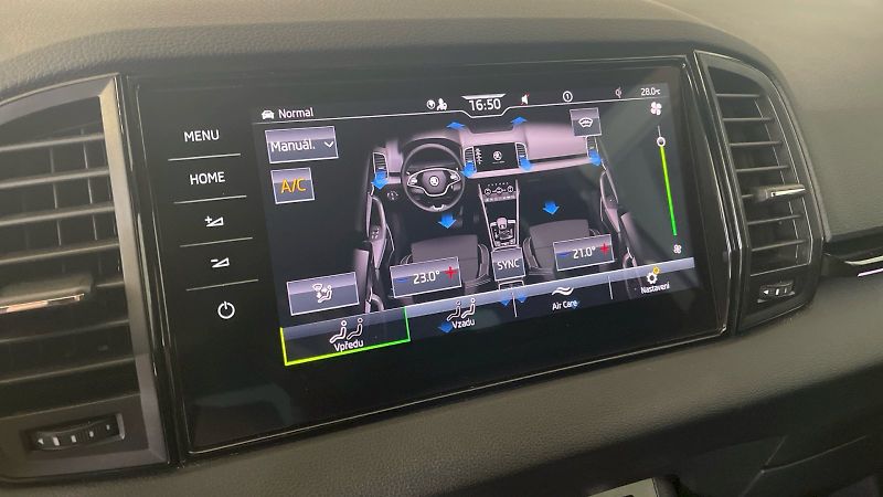 Škoda Karoq (2022) Sportline 2.0TSI 140kW DSG 4x4 - fotka 34 z 35