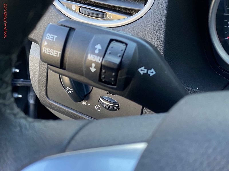 Ford Focus (2010) 1.6 16V, Style, AC - fotka 13 z 16