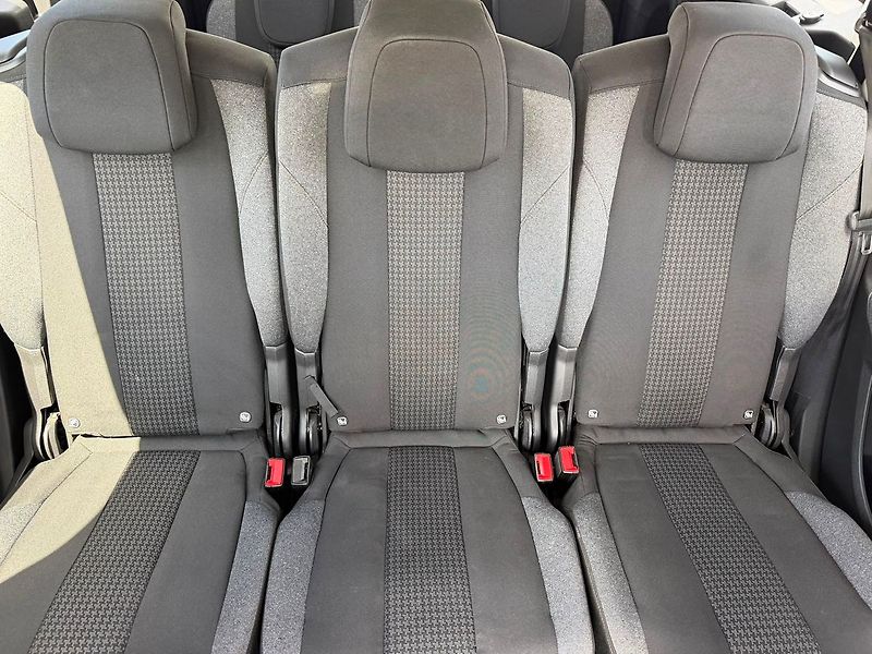 Peugeot 5008 ACTIVE 1.5BHDi 130 MAN6 - fotka 12 z 30