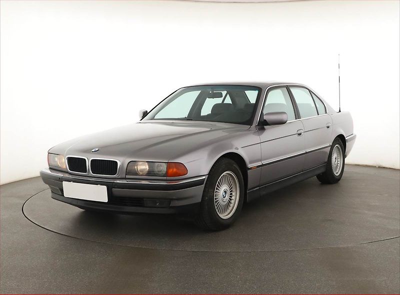 BMW Řada 7 (1994) 740i, Automat, Kůže, Tempomat - fotka 2 z 20