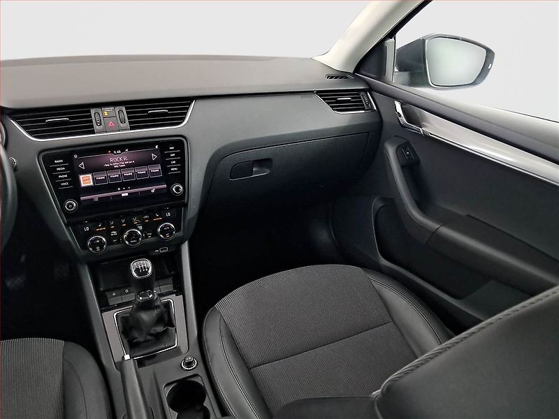 Škoda Octavia (2018) Style Plus 1.0 TSI, Serv.kniha - fotka 8 z 18
