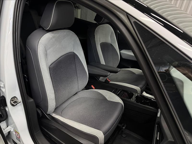 Volkswagen ID.3 150kW 1ST PLUS PRO PERF. - fotka 38 z 42