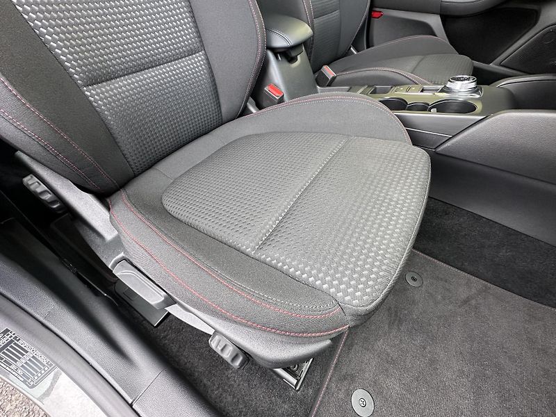 Ford Focus (2024) KOMBI ST LINE 1.5/85kW * LED - fotka 23 z 43