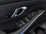 BMW Řada 3 330i xDrive Touring - náhled 14