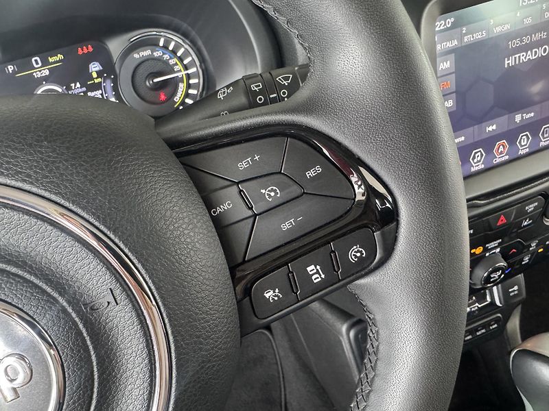 Jeep Renegade 1,3T 4xe*AWD*Distronic*Kamera - fotka 25 z 34