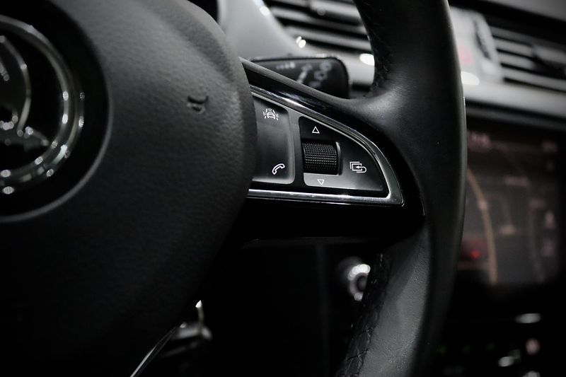 Škoda Octavia 3 FL Combi 1.4 TSI 110 kW - fotka 24 z 35