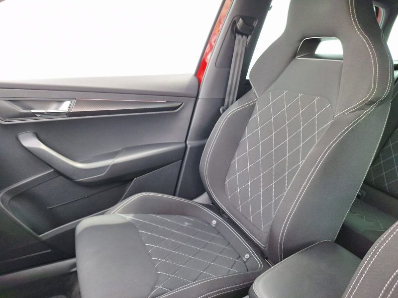Škoda Karoq (2020) 1.5 TSI / 110 kW / 7DSG / SPOR - fotka 26 z 35