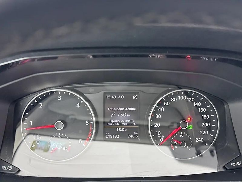 Volkswagen Multivan 2.0TDI 150kW DSG 4x4 Long TZ - fotka 8 z 14