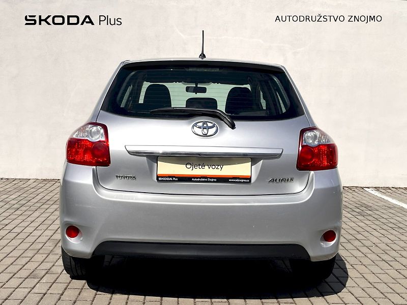 Toyota Auris (2012) 1,4 D-4D 6man - fotka 6 z 22
