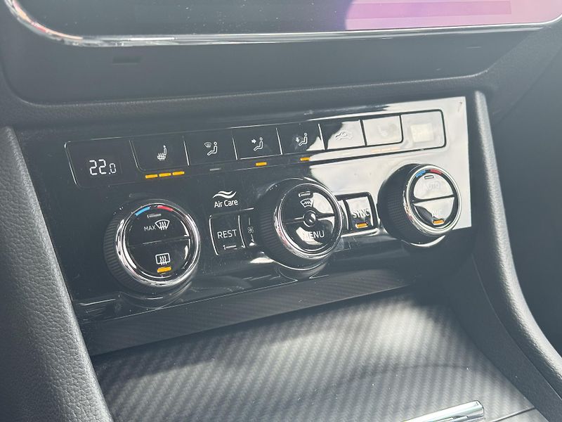 Škoda Superb (2020) 2.0TDi DSG Sportline ACC Kessy - fotka 39 z 50