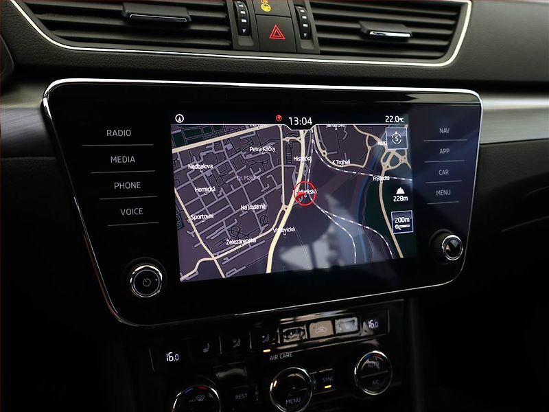 Škoda Superb (2017) 2.0 TDI, Automat, Navi - fotka 14 z 18
