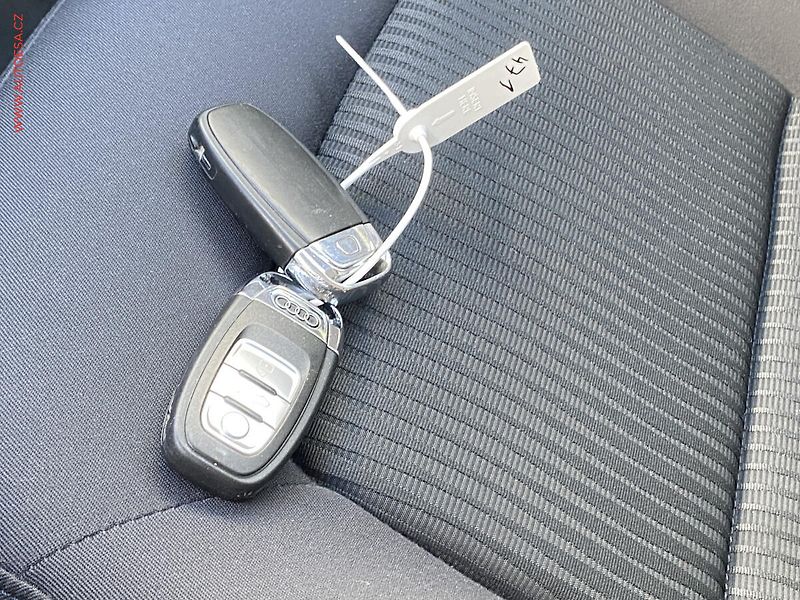 Audi A4 (2013) 2.0 TDi Avant, AC, xenon - fotka 17 z 17
