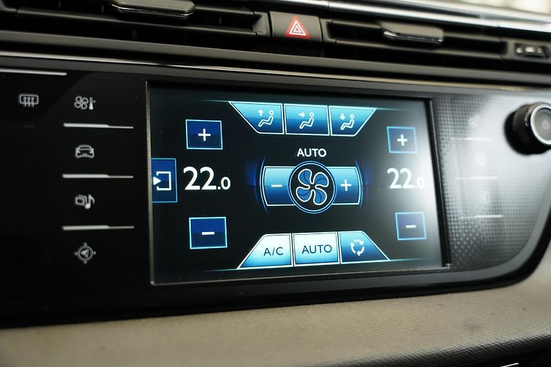 Citroën C4 Picasso - fotka 19 z 23