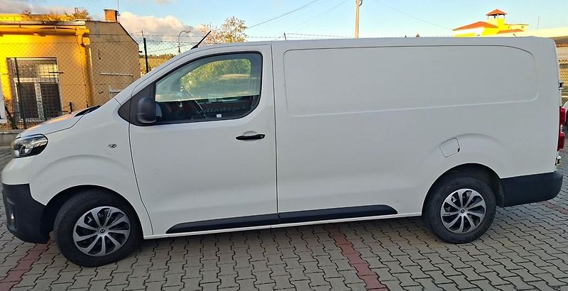 Toyota ProAce (2020) skřín L3, 130 kW, automat - fotka 8 z 8
