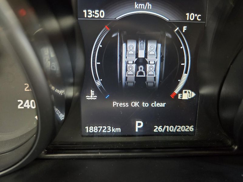 Land Rover Range Rover Evoque (2016) 2.0TD Aut 4x4 Hlučnější motor - fotka 27 z 38