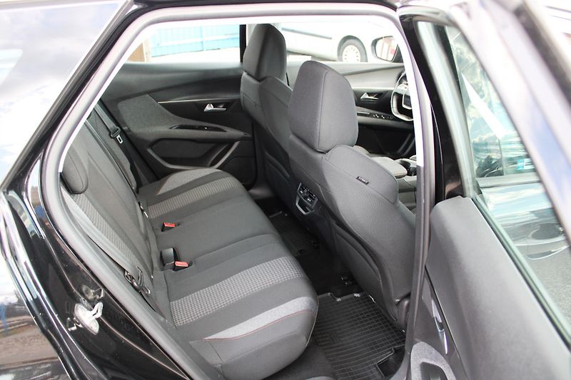 Peugeot 3008 (2018) 1,5HDI NAVI KLIMA  TEMPOMAT AL - fotka 12 z 15