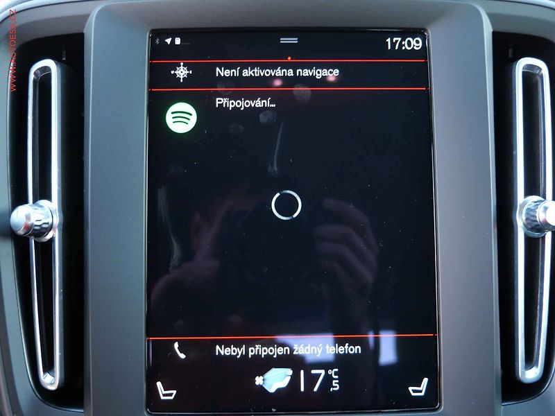 Volvo XC40 (2021) 1.5T, 1.maj,ČR, Momentum, AT - fotka 19 z 28