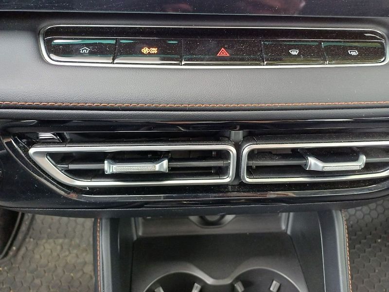 MG HS EMOTION 1,5 TGI 125 kW automat - fotka 13 z 18