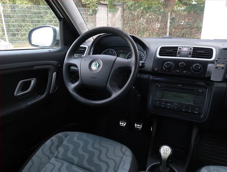 Škoda Roomster (2007) 1.4 16V, po STK, jezdí skvěle - fotka 7 z 15