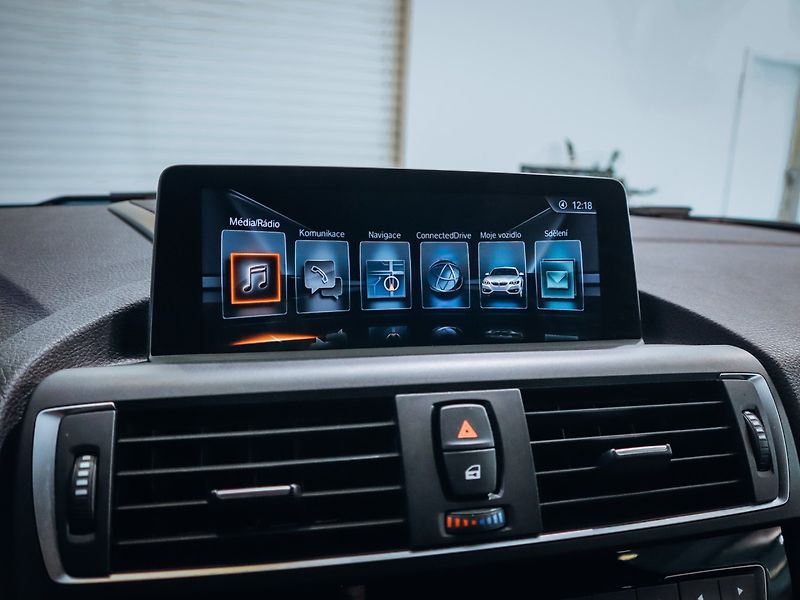 BMW M2 272 kW Automat - fotka 18 z 27