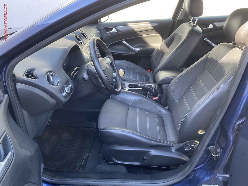 Ford Mondeo (2011) 2.0 TDCI, AC, temp - fotka 9 z 15