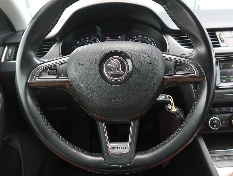 Škoda Octavia (2015) Scout 2.0 TDI, 4X4, Automat - fotka 16 z 17