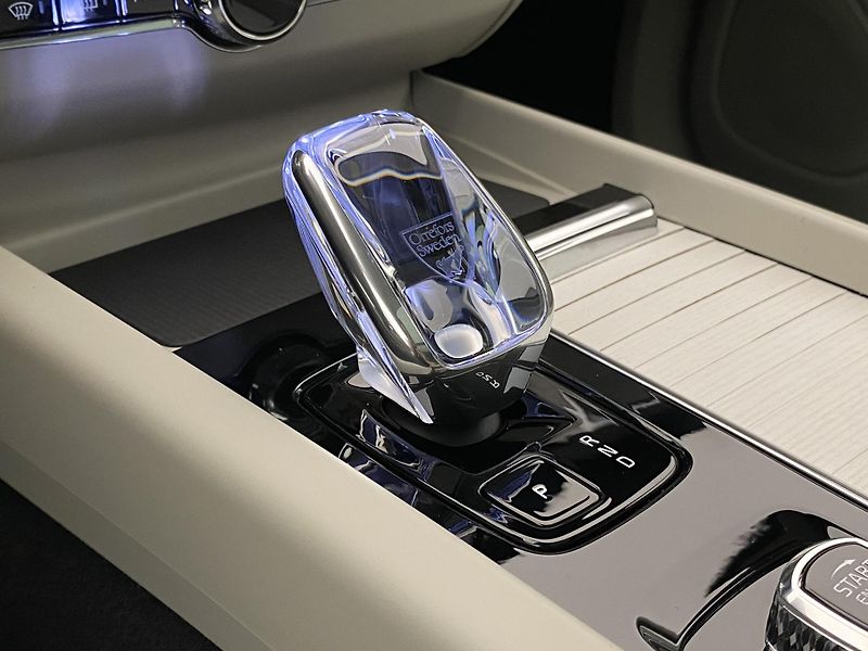 Volvo XC60 B5 AWD BRIGHT ULTRA REZERVACE - fotka 28 z 64