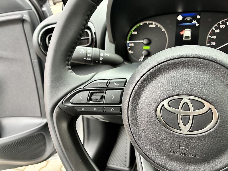 Toyota Yaris 1.5 Hybrid 116 Comfort - fotka 18 z 24