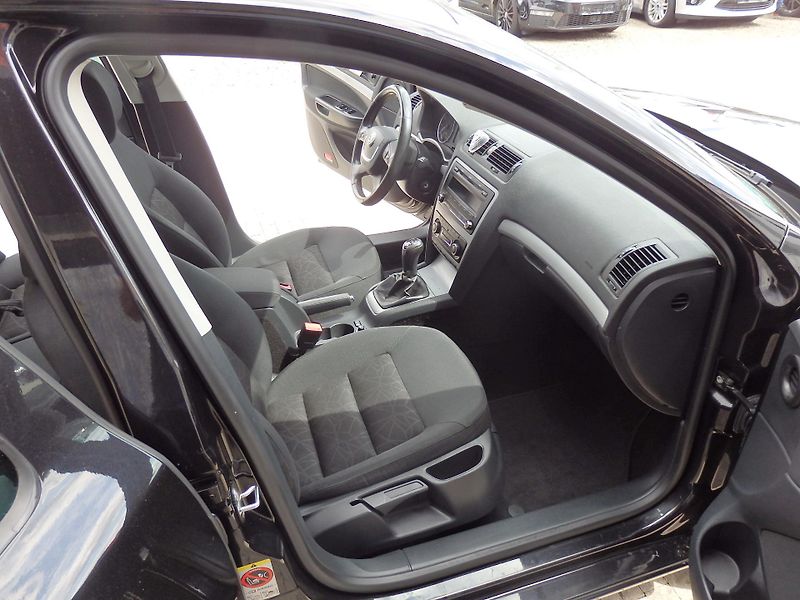 Škoda Octavia 1,2TSI FAMILY, SERVISNÍ KNÍŽKA - fotka 10 z 24