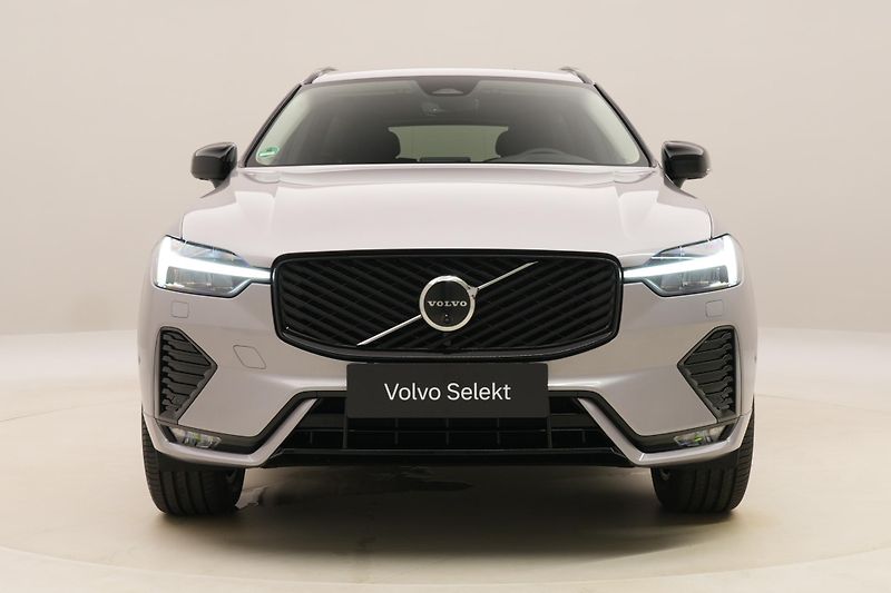 Volvo XC60 B5 AWD DARK PLUS AUT CZ - fotka 16 z 61