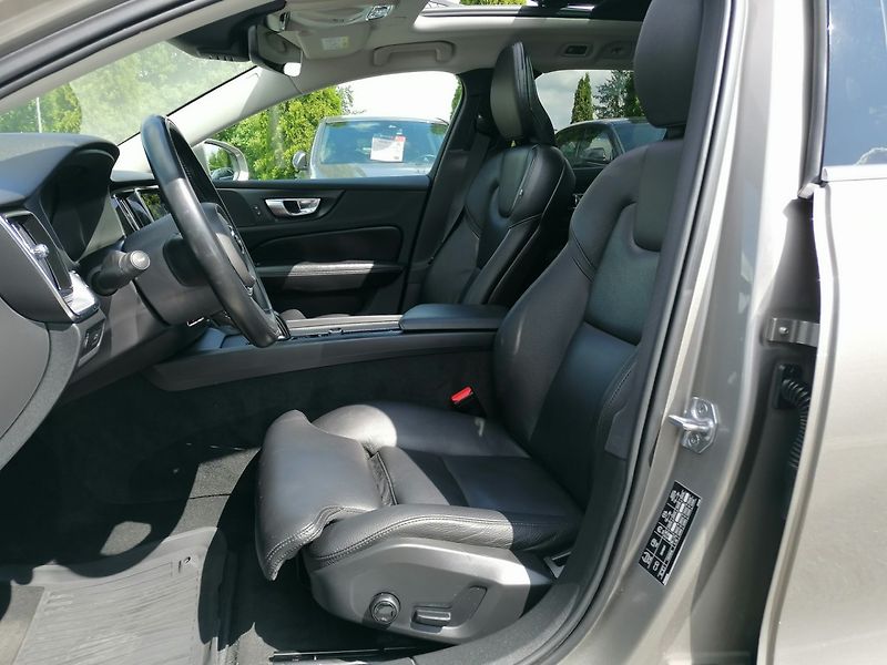 Volvo V60 (2021) 2.0 B3 MHEV A/T 120kW - fotka 10 z 36