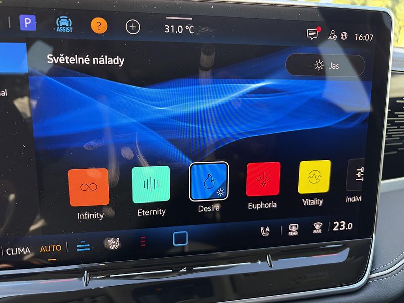 Volkswagen Passat 2,0 TDI Business - fotka 33 z 33