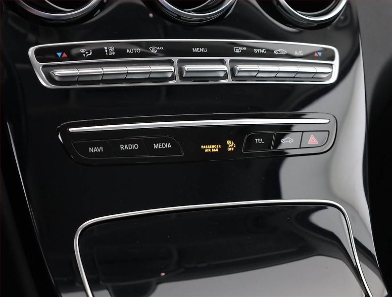 Mercedes-Benz Třídy C (2018) Avantgarde C 220 d 4MATIC - fotka 12 z 20
