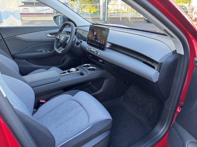 MG MGS5 EV (2026) Emotion (49 kWh) - fotka 14 z 40