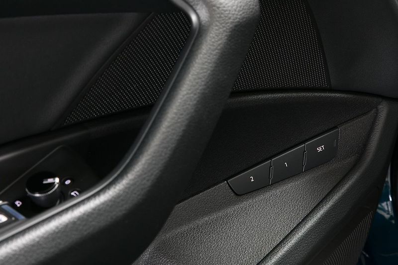 Audi e-tron 55 300kW Kessy ACC HUD ZÁRUKA - fotka 21 z 37