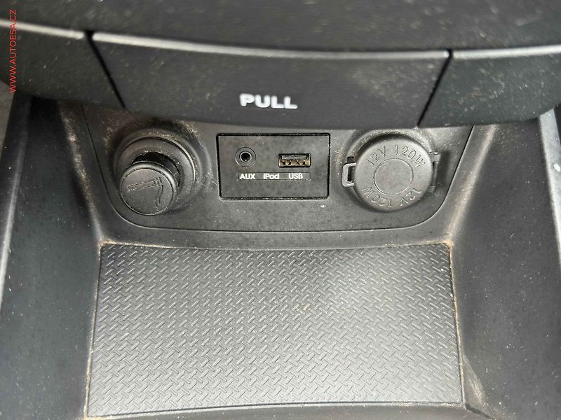 Hyundai i30 (2009) 1.6CVVT, ČR, AC - fotka 15 z 17