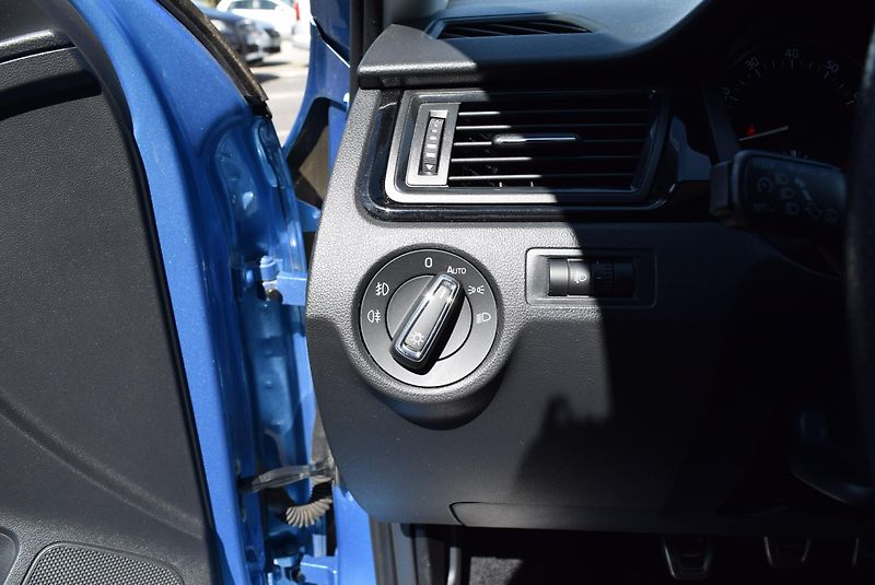 Škoda Rapid (2016) 1.2TSI 81kw AMBITION PANO OPS  - fotka 32 z 45