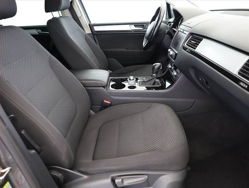 Volkswagen Touareg (2017) 3.0 TDI - fotka 7 z 17