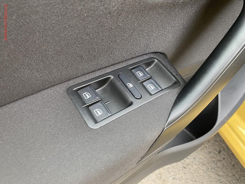 Volkswagen Polo (2010) 1.6 TDi, Comfortline, DSG - fotka 13 z 14