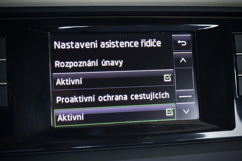 Škoda Octavia 3 Combi 1.4 TSI 110 kW DSG - fotka 31 z 42
