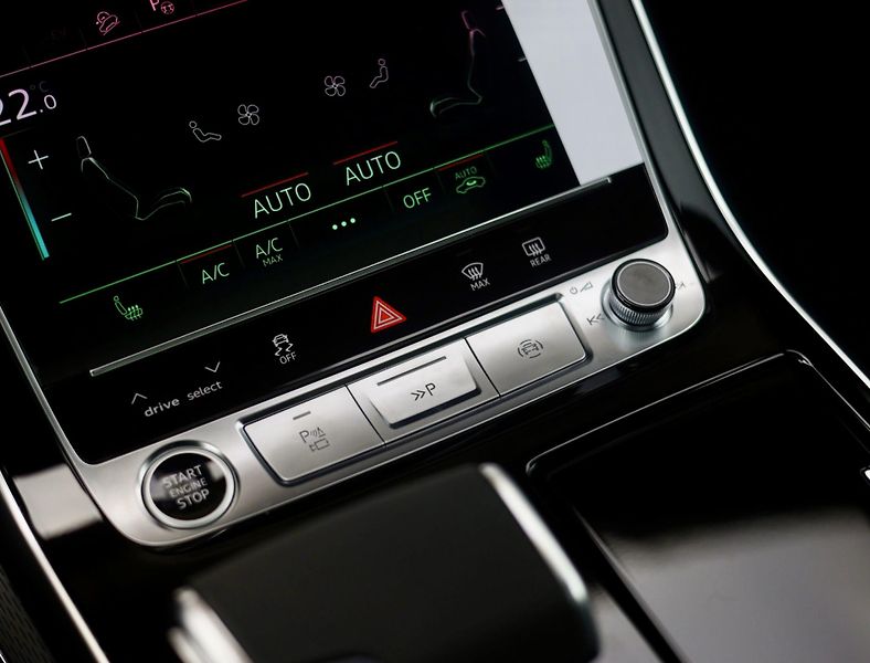 Audi Q8 (2026) 55 TFSIe Quattro - fotka 38 z 47