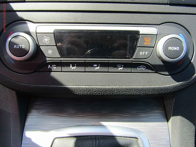 Ford C-MAX (2007) 1.8i, AC - fotka 13 z 15