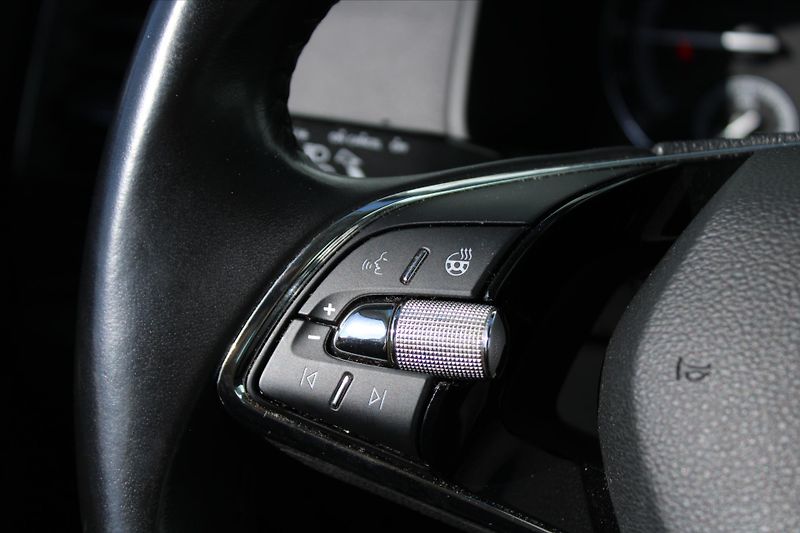 Škoda Karoq 2.0TDI 110kW 1MAJ. ČR - fotka 15 z 27