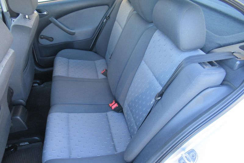 Škoda Octavia 1.9 TDi TOUR KLIMA TAŽNÉ - fotka 14 z 17