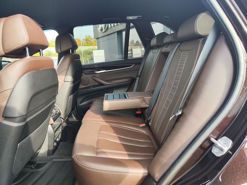 BMW X5 30d/190kW xDrive AT - fotka 13 z 38